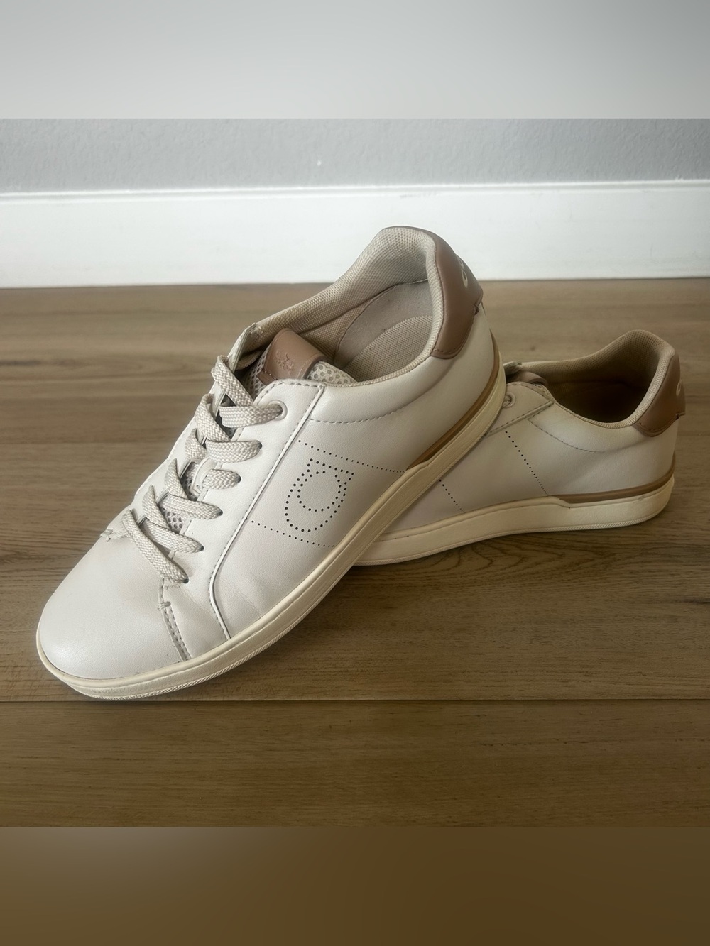 COACH Lowline Low Top Sneaker G5039 Lace-Up Shoes Chalk/Khaki Size 8.5B VGUC